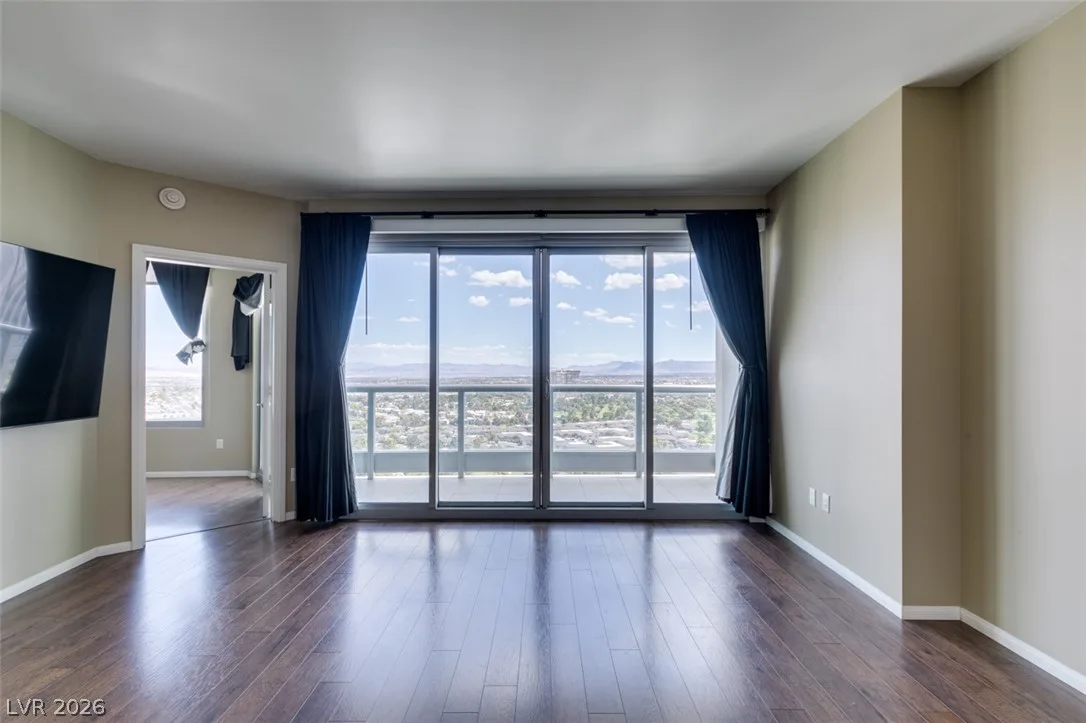 322 Karen Avenue 2505 — photo 5