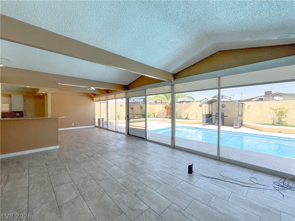 4620 Nolan Lane — photo 3
