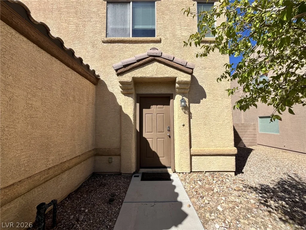 9174 Mackanos Avenue — photo 2