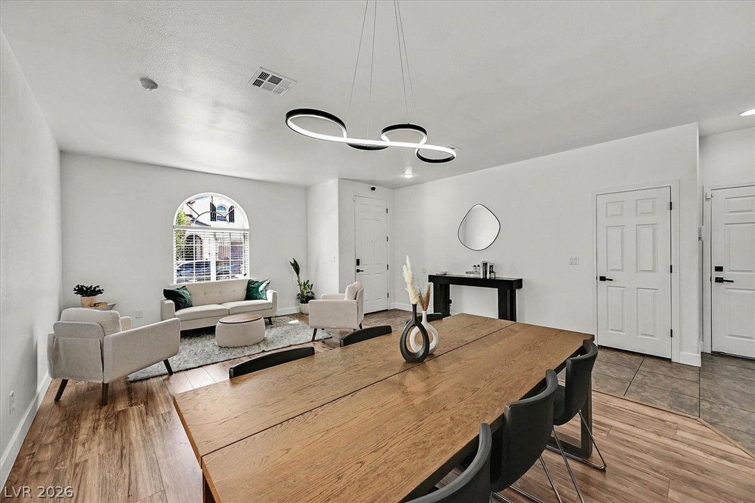 10140 Iron Wood Peak Avenue — photo 4
