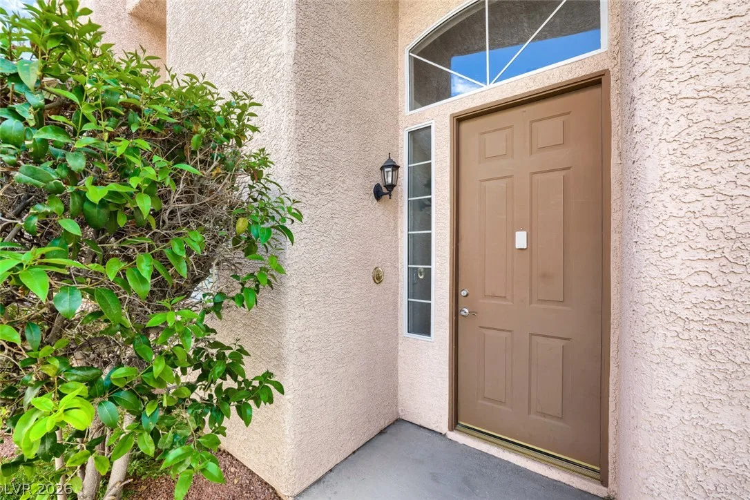 9641 EMERAUDE Avenue — photo 4