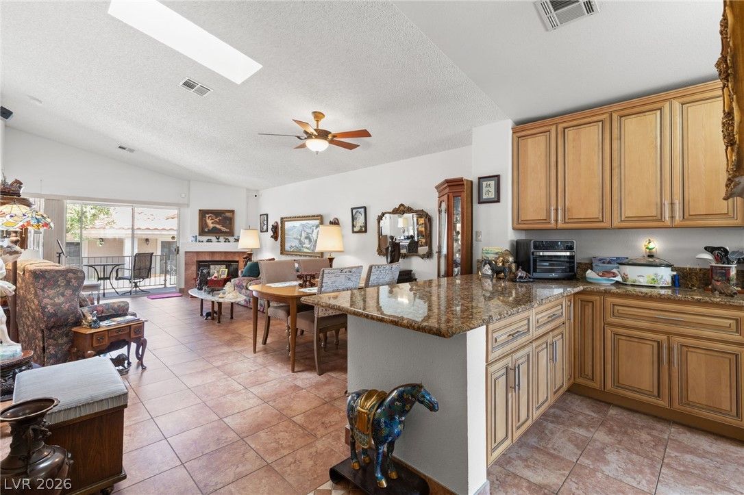 7804 Settlers Ridge Lane — photo 5 of 36