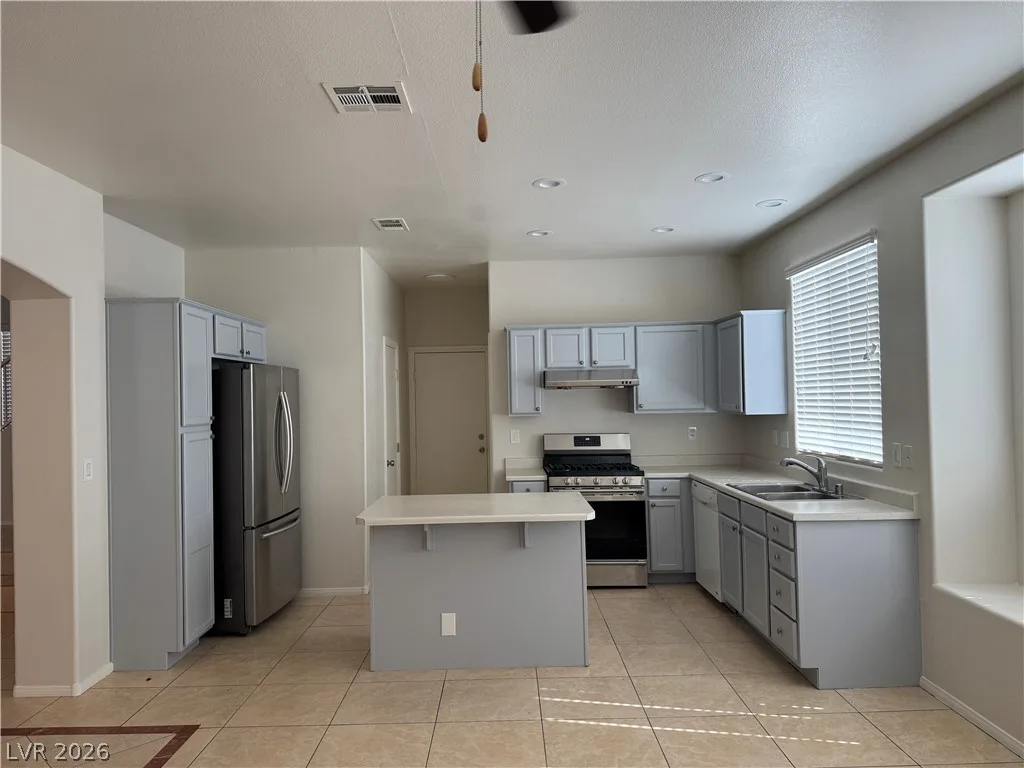 9071 IRON CROW Avenue — photo 4