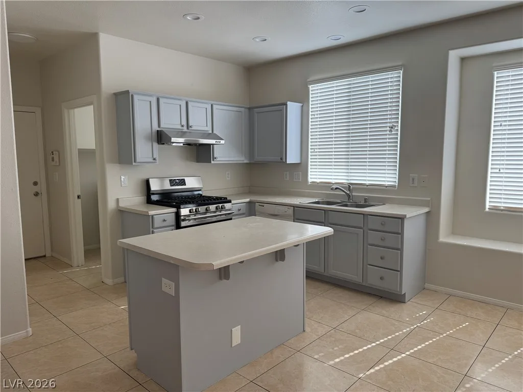 9071 IRON CROW Avenue — photo 5