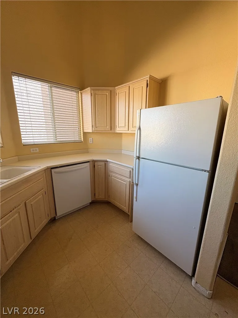 855 North Stephanie Street 914 — photo 4