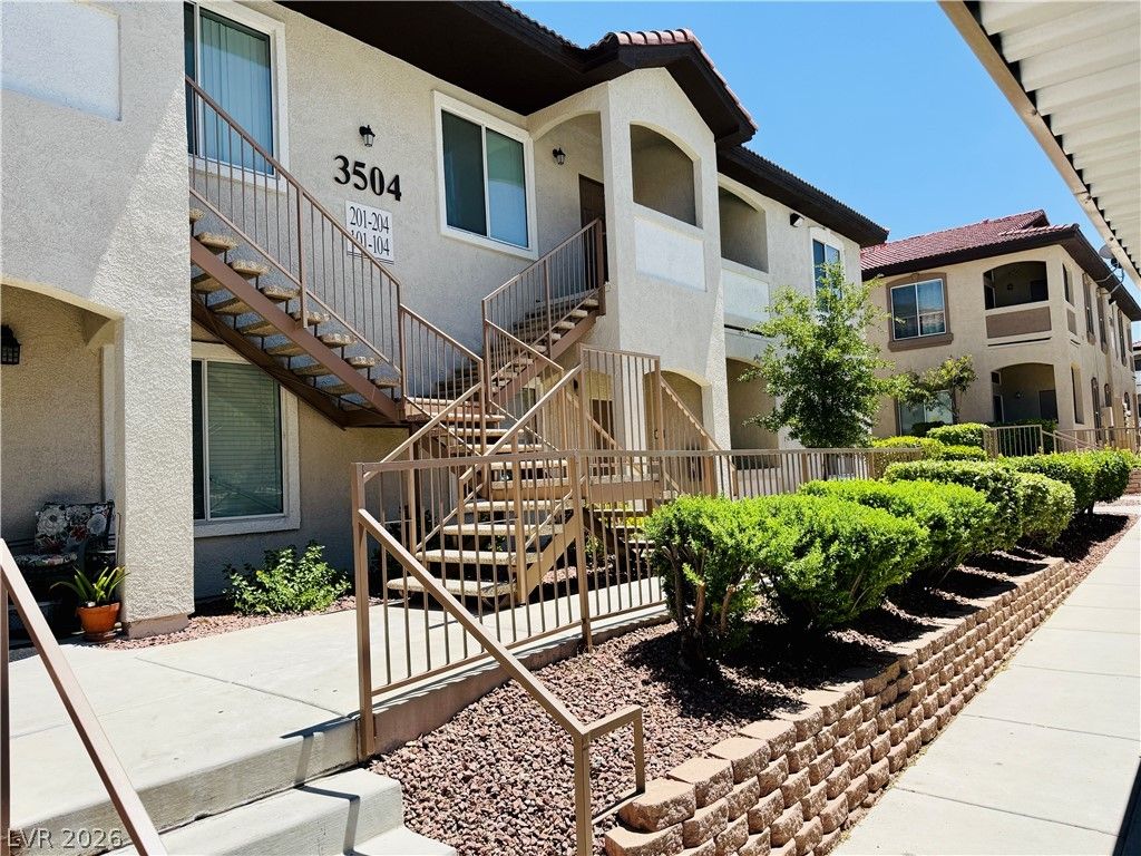 3504 Desert Cliff Street 202 — photo 2