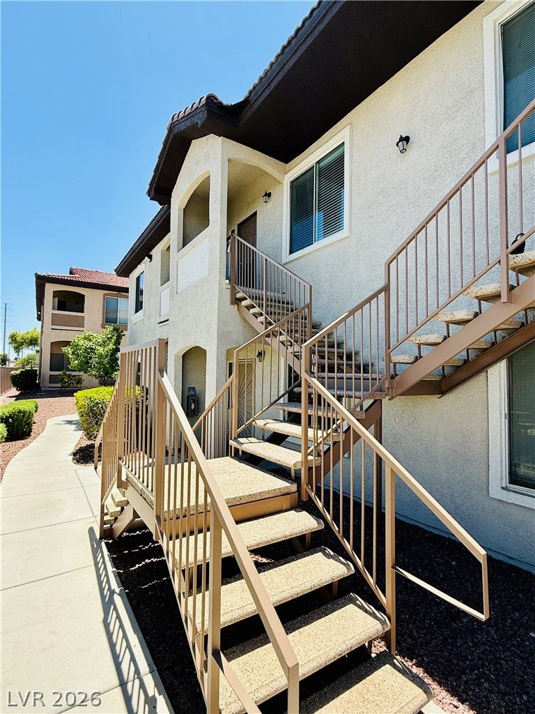 3504 Desert Cliff Street 202 — photo 3