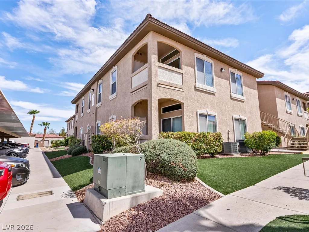 2305 HORIZON RIDGE 3923 — photo 3
