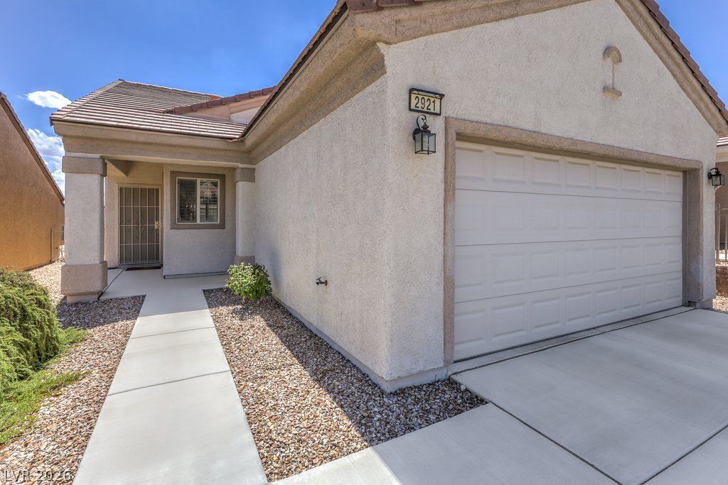 2921 Ivorybill Way — photo 3 of 37