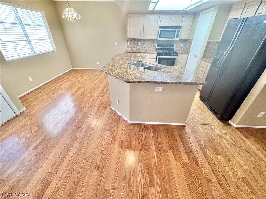 8233 Cactus Canyon Court — photo 4