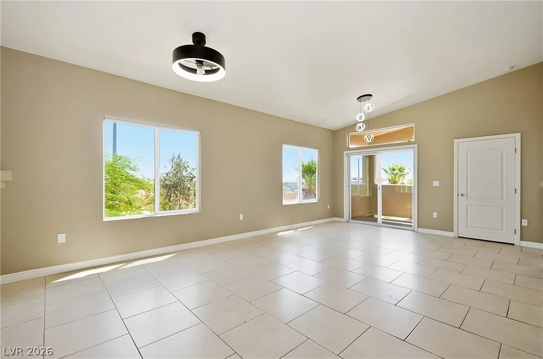 8985 South Durango Drive 2187 — photo 2