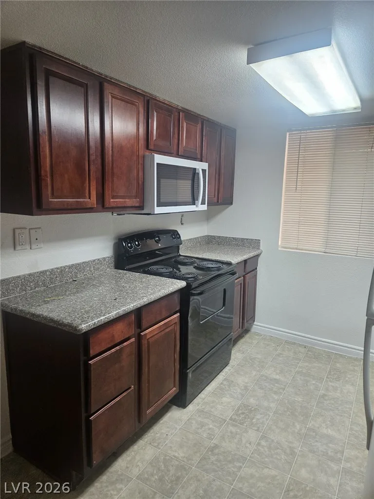 5060 Indian River Drive 377 — photo 3 of 8