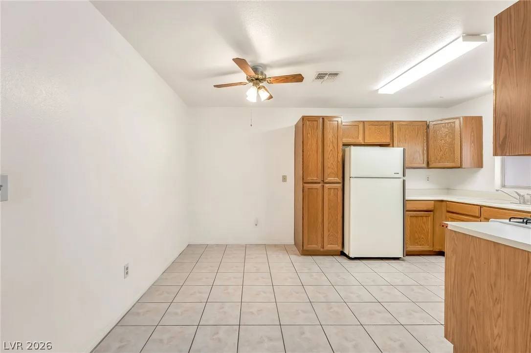 4656 BUMBLEBEE Circle — photo 5