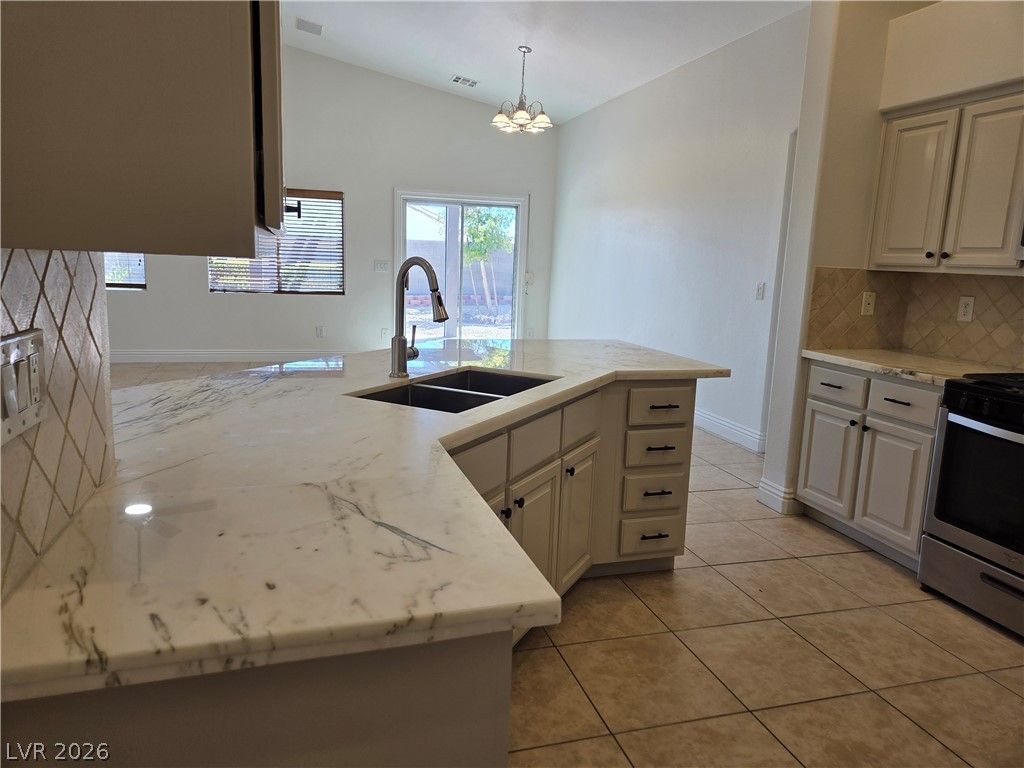 9580 Tyler Rose Street — photo 5