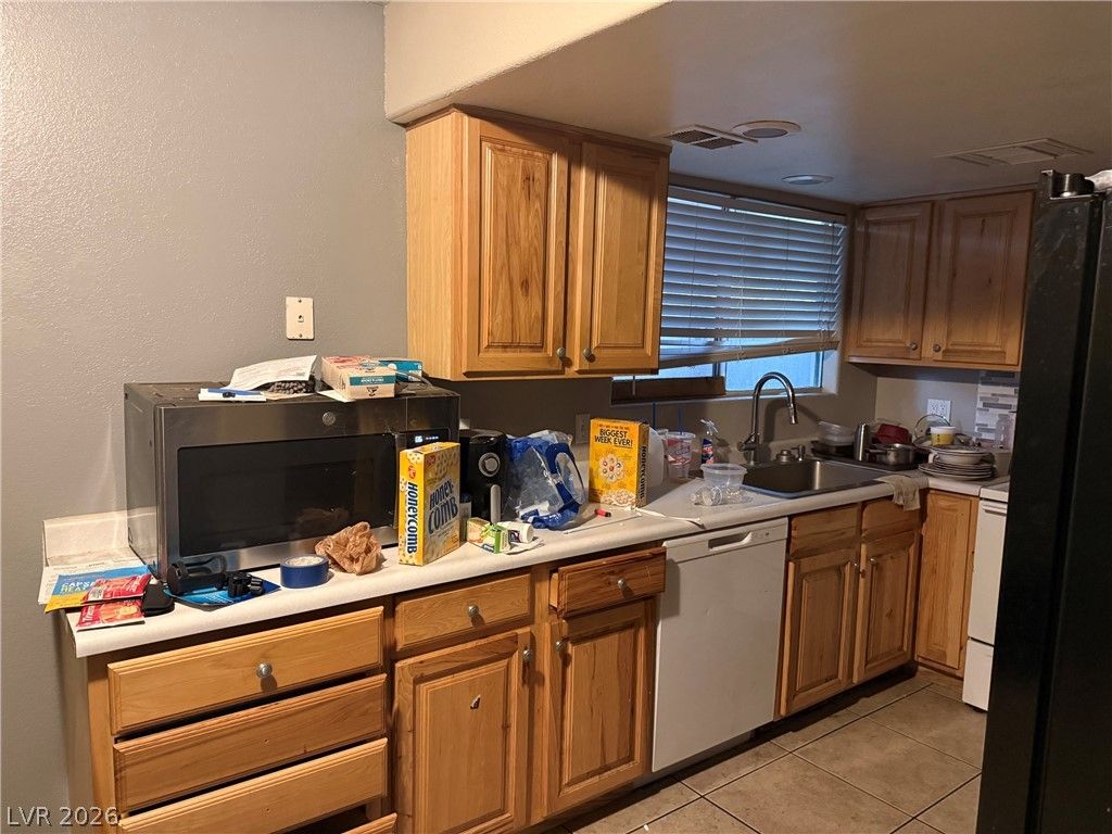 4228 Kona Coast Way — photo 4 of 8