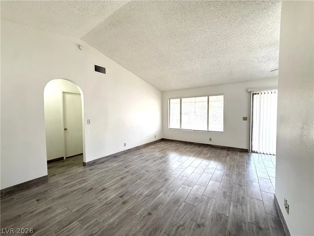 5625 Ballinger Drive — photo 4