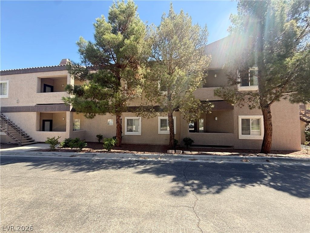 5250 South Rainbow Boulevard 1076 — photo 2
