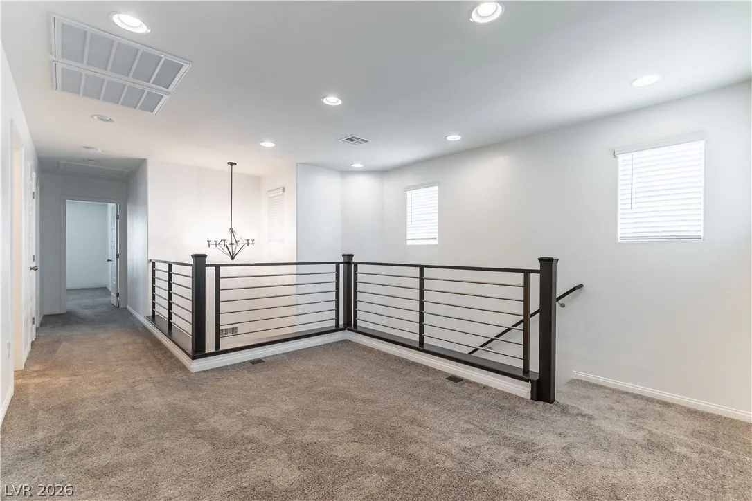 385 Stephen Clear Avenue — photo 4