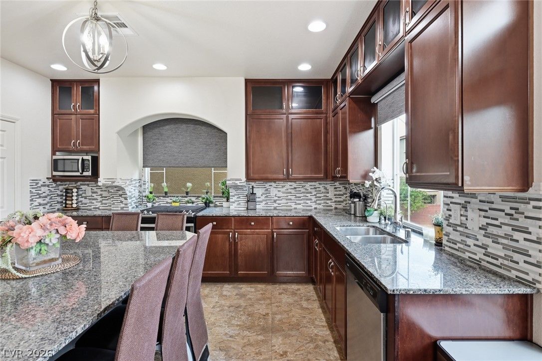 6414 Jackson Spring Road — photo 2