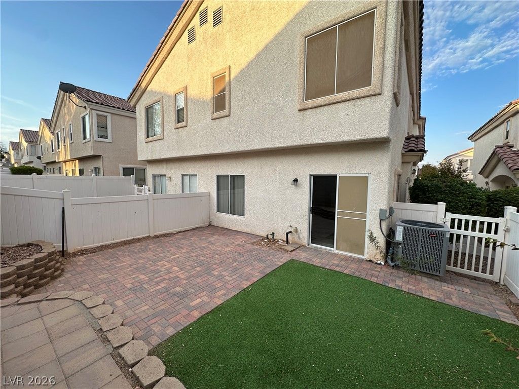 2562 Land Rush Drive — photo 2 of 20