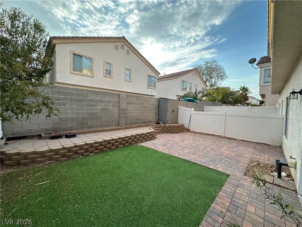 2562 Land Rush Drive — photo 3 of 20