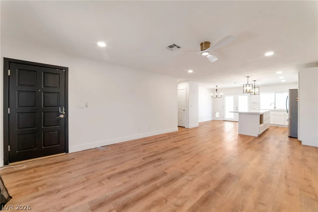 640 Summerland Drive — photo 4