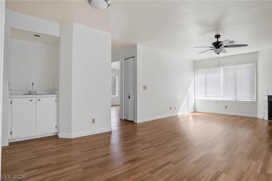 2008 Mesquite Lane 205 — photo 3