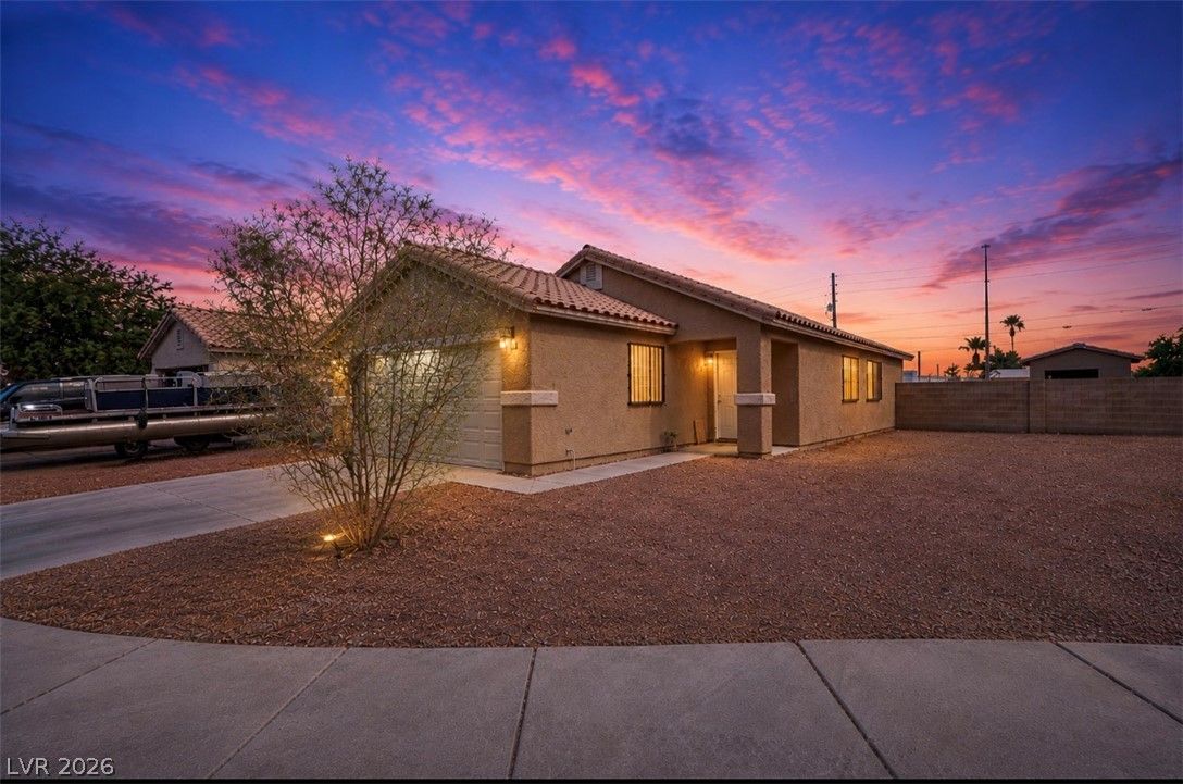 2045 Garnet Gable Avenue — photo 1