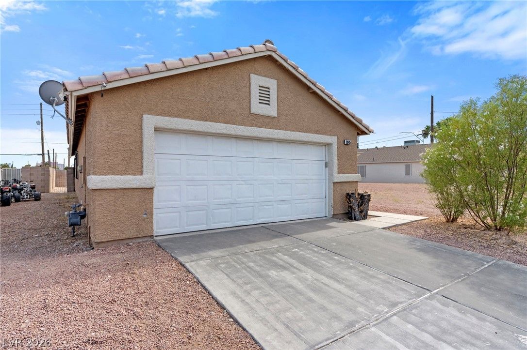 2045 Garnet Gable Avenue — photo 3