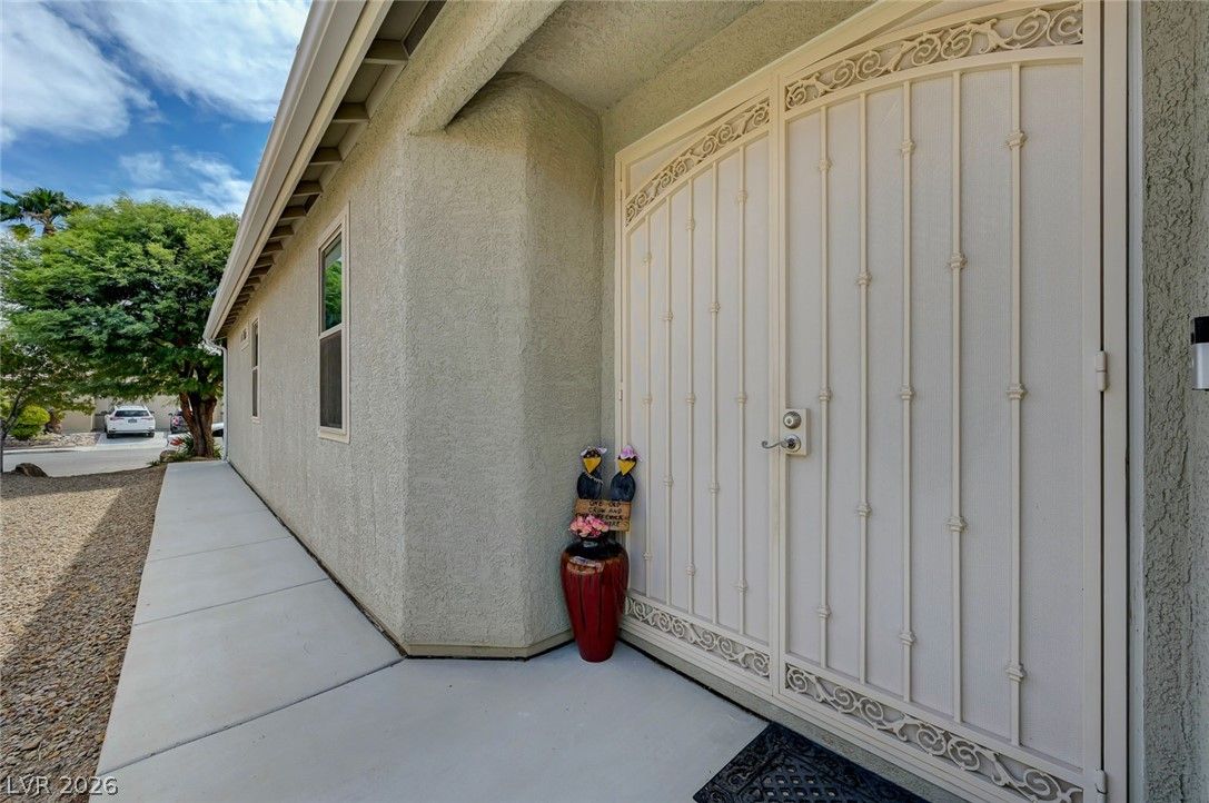 3152 McLennan Avenue — photo 4 of 58