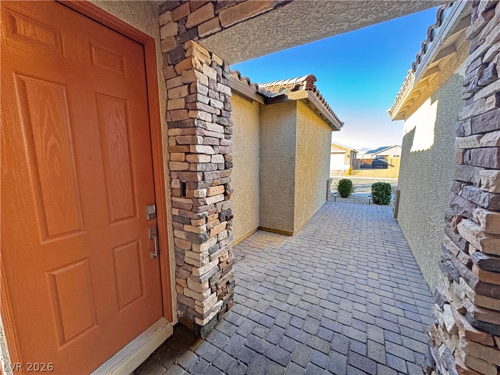 2697 Blossom Avenue — photo 2