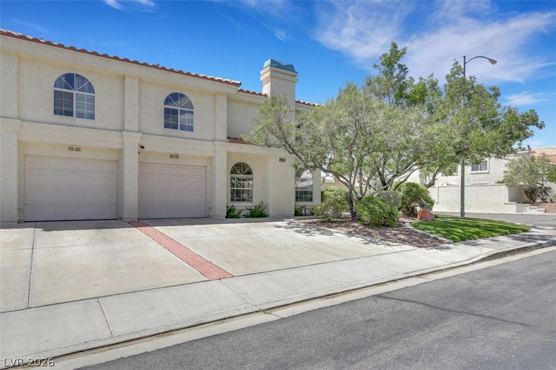7989 Lisa Dawn Avenue — photo 3