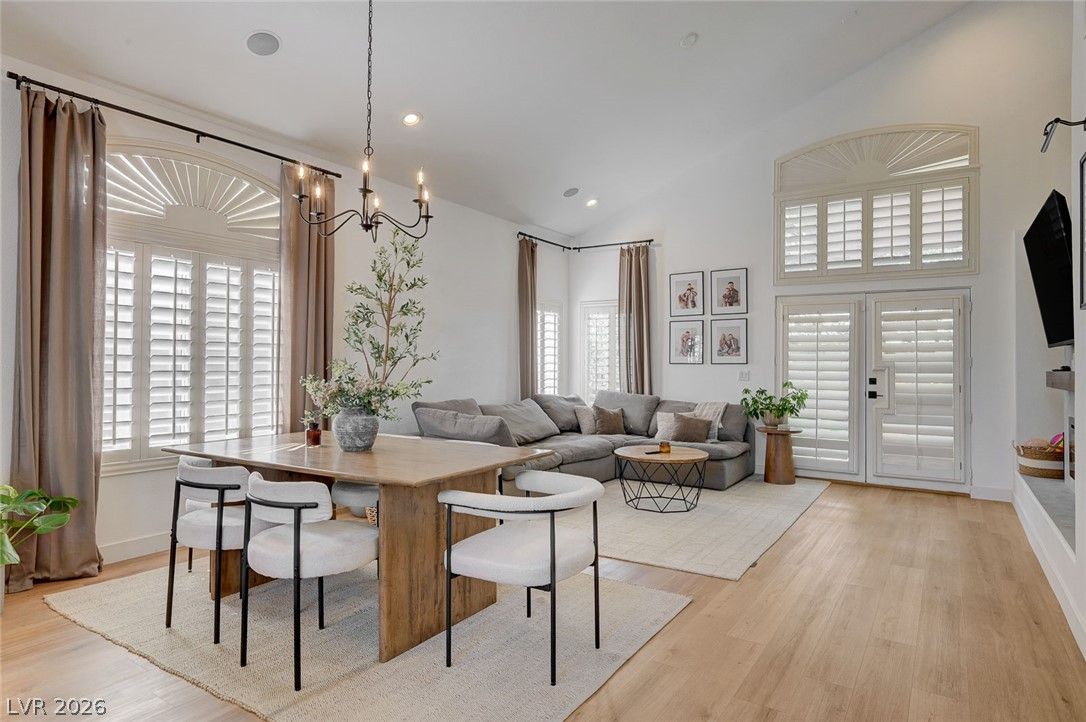332 Jolly January Avenue — photo 3