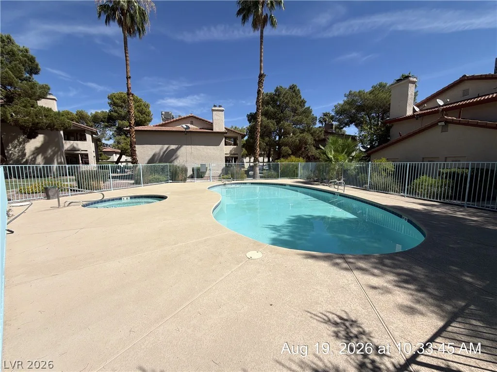 705 Rock Springs Drive 202 — photo 3