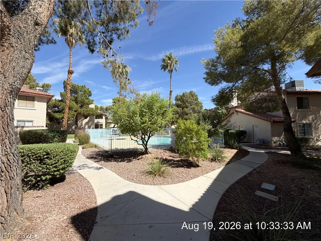 705 Rock Springs Drive 202 — photo 4