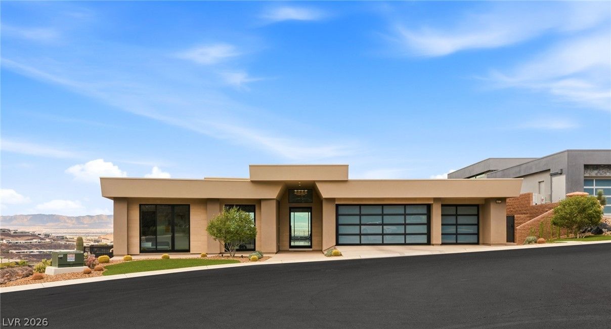 677 Overlook Rim Drive — photo 2
