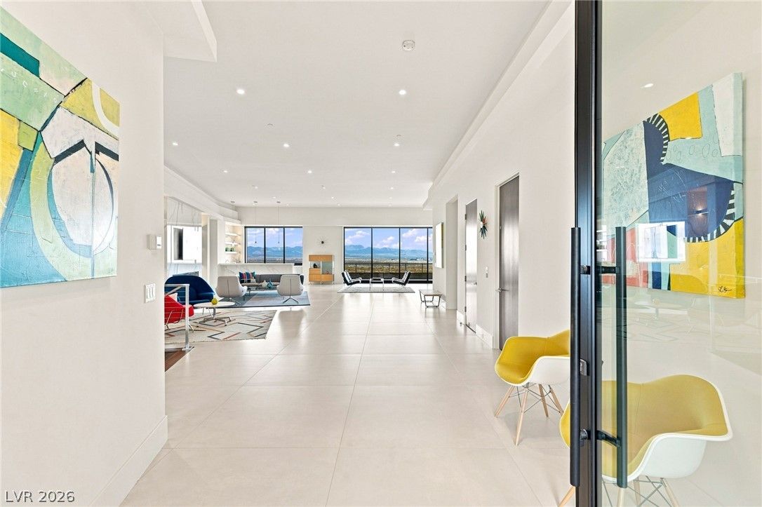 677 Overlook Rim Drive — photo 3