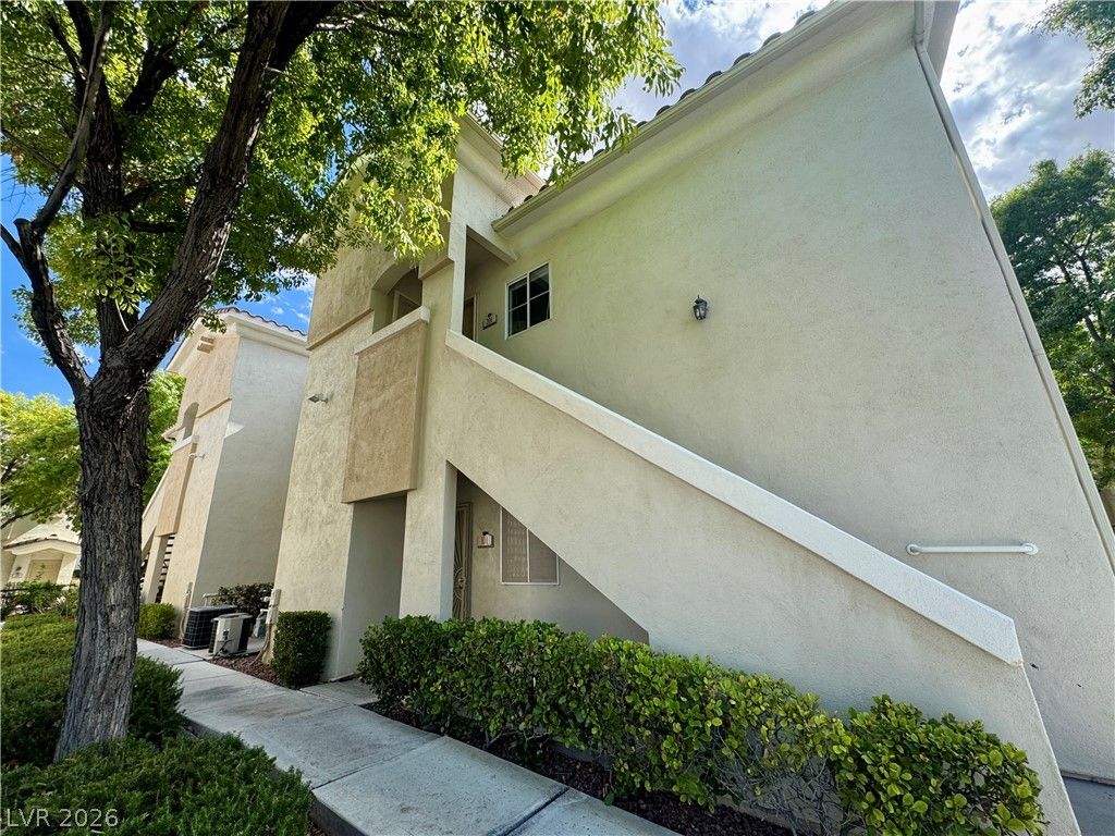 1420 RED CREST Lane Lane 101 — photo 3