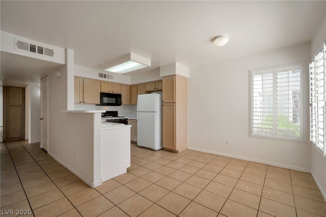 3046 Tarpon Drive 101 — photo 3 of 17