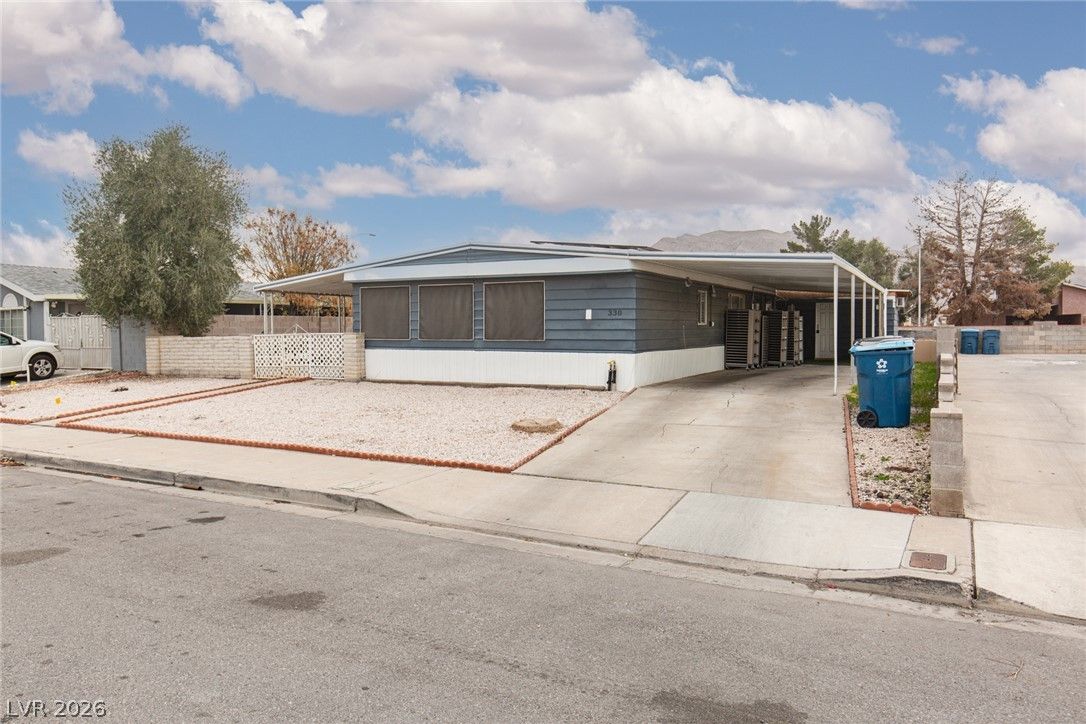 330 Sir Richard East Drive — photo 3