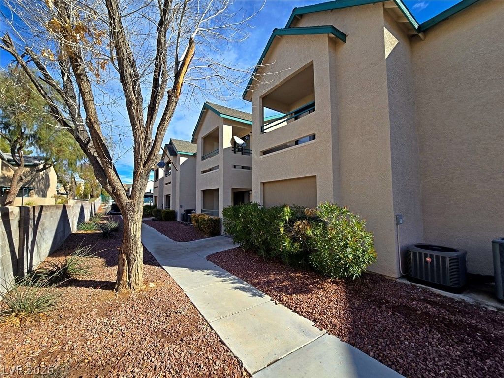 5171 Lindell Road 107 — photo 2
