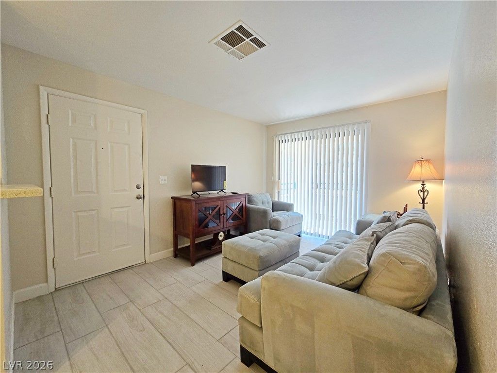 5171 Lindell Road 107 — photo 4