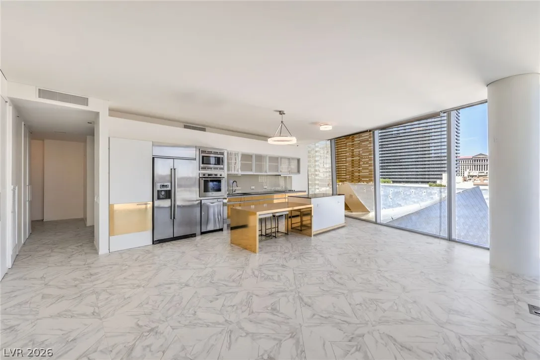 3726 Las Vegas Boulevard 811 — photo 2