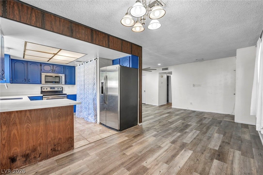 4607 Monterey Circle 1 — photo 4 of 27