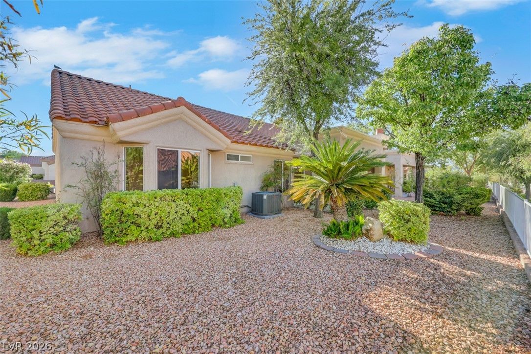 2448 Sunup Drive — photo 3 of 6