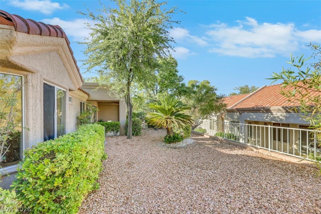 2448 Sunup Drive — photo 4 of 6