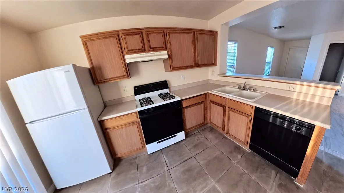 5591 Doubleday Street — photo 5 of 6