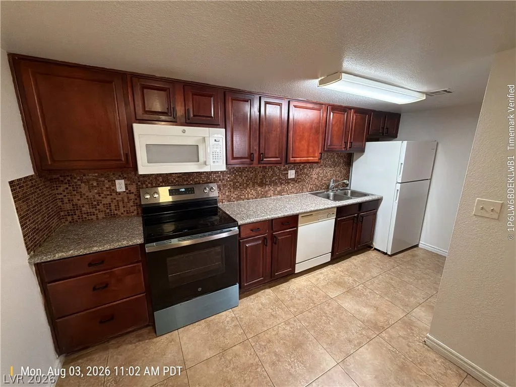 5161 River Glen Drive 145 — photo 5 of 11
