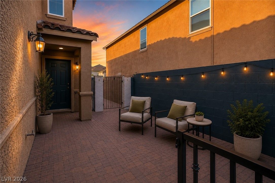124 Country River Avenue — photo 2