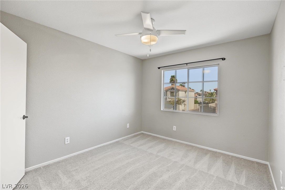 1619 Silver Falls Avenue — photo 5 of 22